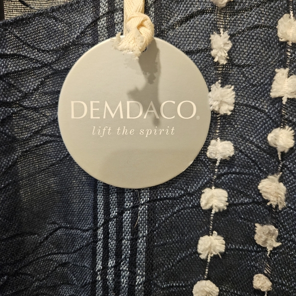 Demdaco NWT Women's Textured Pashima Shawl Poncho, Navy & White, One Size - Picture 3 of 11